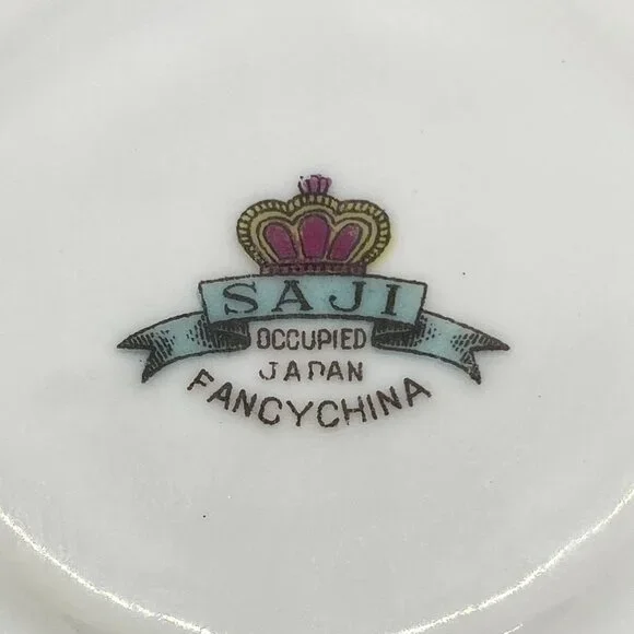 Saji Occupied Japan Floral Rose Chintz Cup and Saucer with Display Stand - Picture 6 of 12